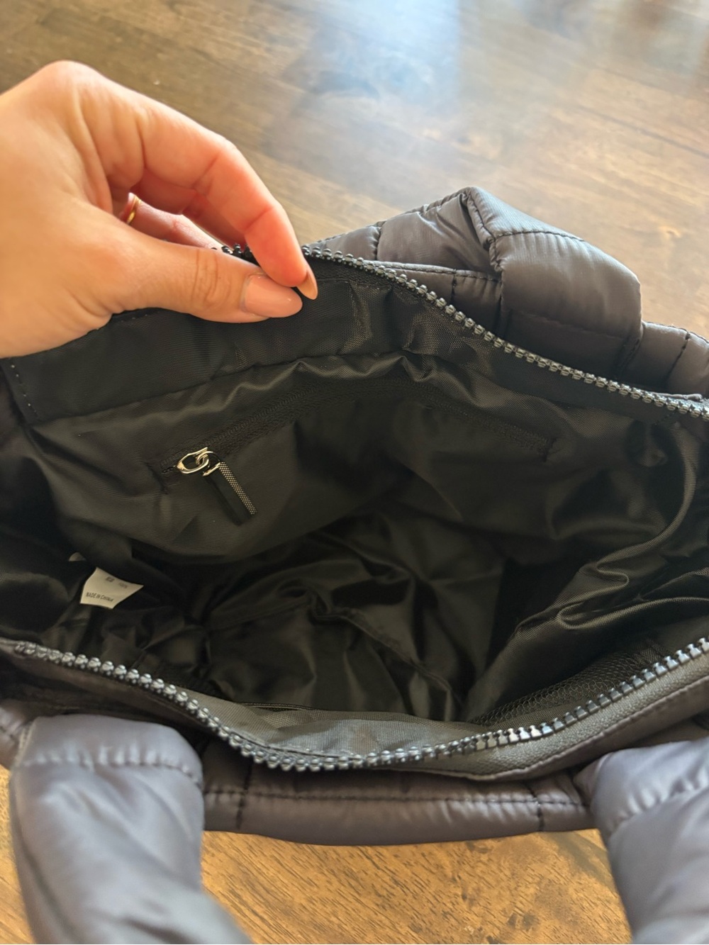 NWT Black Quilted Mini Puffer Bag - Picture 6 of 12